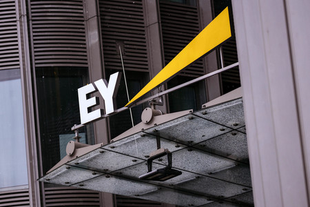 Symbolfoto Ernst & Young