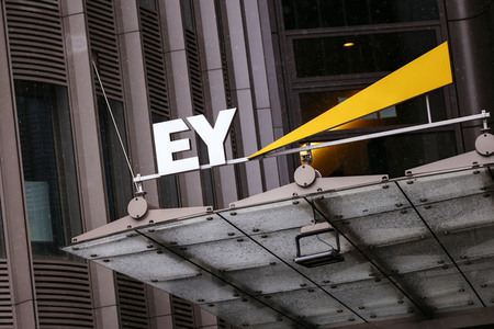Symbolfoto Ernst & Young
