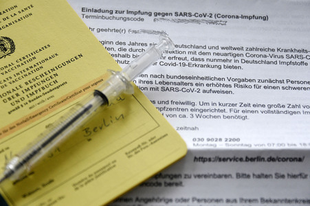 Symbolfoto Impfeinladung