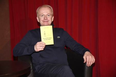 Digitale Buchlesung mit Rüdiger Bach in Haar