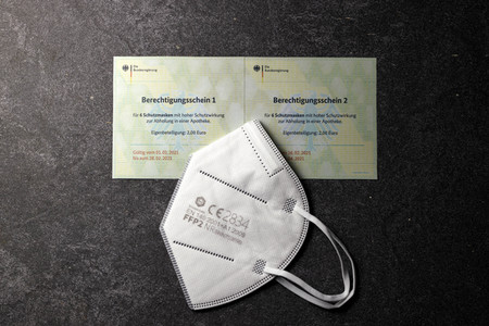 Symbolfoto Berechtigungsschein für FFP2-Masken