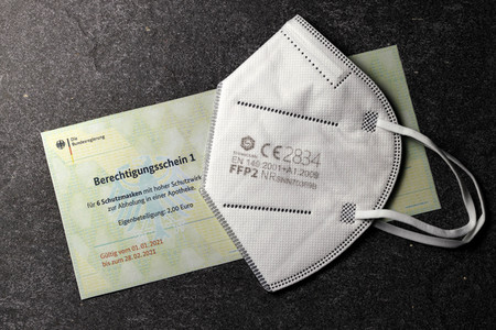 Symbolfoto Berechtigungsschein für FFP2-Masken