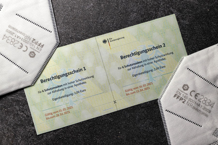 Symbolfoto Berechtigungsschein für FFP2-Masken