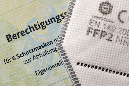 Symbolfoto Berechtigungsschein für FFP2-Masken