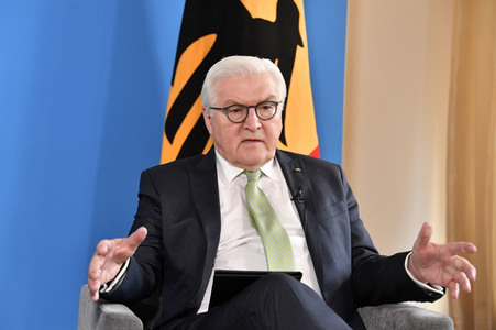 Bundespräsident Steinmeier im Gespräch mit Studenten in Berlin