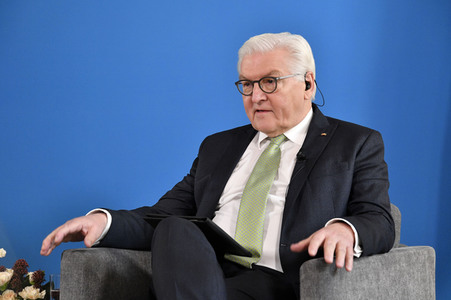 Bundespräsident Steinmeier im Gespräch mit Studenten in Berlin