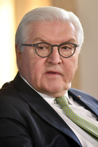 Bundespräsident Steinmeier im Gespräch mit Studenten in Berlin