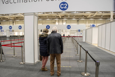 Corona-Impfzentrum in den Messehallen Hamburg