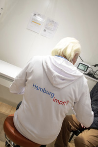 Corona-Impfzentrum in den Messehallen Hamburg