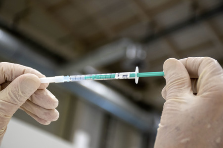 Corona-Impfzentrum in den Messehallen Hamburg