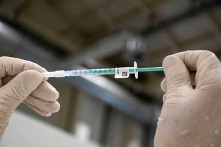 Corona-Impfzentrum in den Messehallen Hamburg