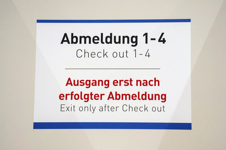 Corona-Impfzentrum in den Messehallen Hamburg