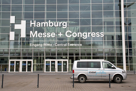 Corona-Impfzentrum in den Messehallen Hamburg