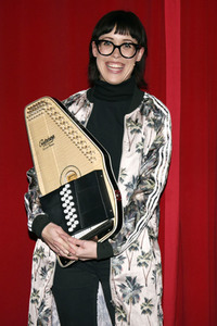 Digitales Kabarett mit Eva Karl-Faltermeier in Haar