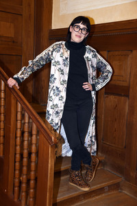 Digitales Kabarett mit Eva Karl-Faltermeier in Haar