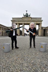 Fotoaktion 'New START-Verlängerung' in Berlin