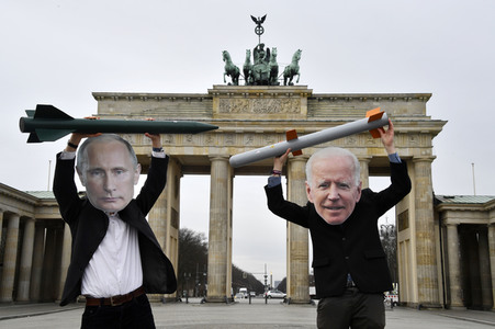 Fotoaktion 'New START-Verlängerung' in Berlin