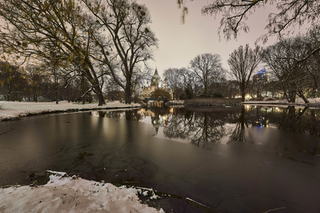 Wintermorgen im Maschpark in Hannover