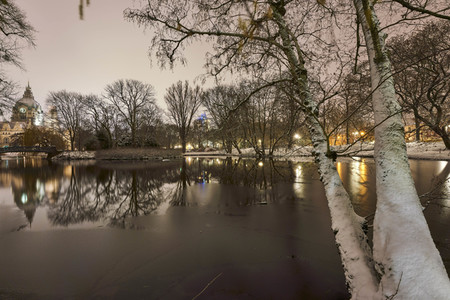Wintermorgen im Maschpark in Hannover