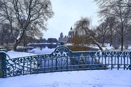 Wintermorgen im Maschpark in Hannover