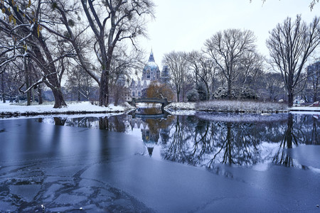 Wintermorgen im Maschpark in Hannover