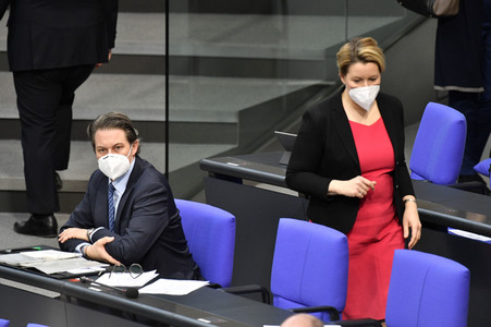 207. Sitzung des Deutschen Bundestages in Berlin