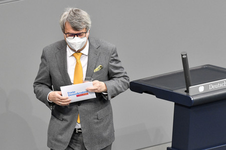 207. Sitzung des Deutschen Bundestages in Berlin