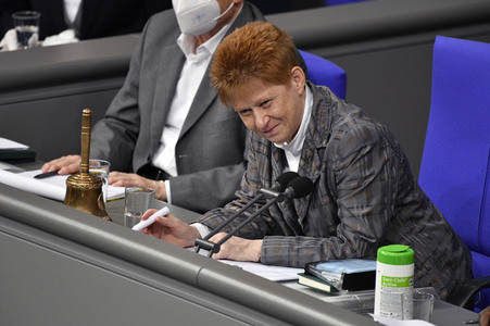 207. Sitzung des Deutschen Bundestages in Berlin