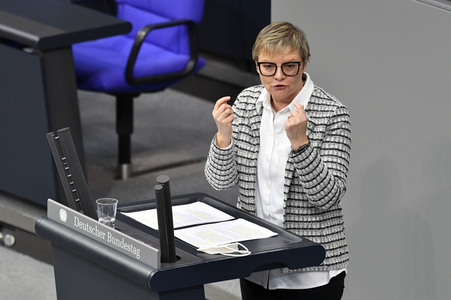 207. Sitzung des Deutschen Bundestages in Berlin