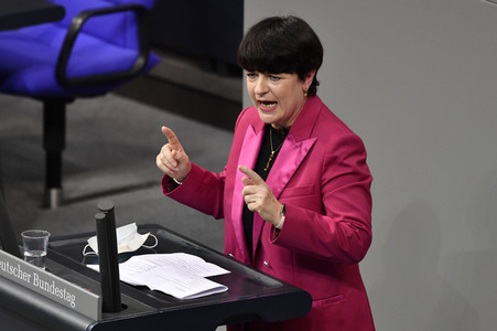 207. Sitzung des Deutschen Bundestages in Berlin