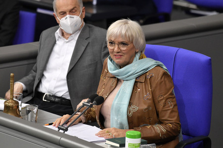 207. Sitzung des Deutschen Bundestages in Berlin