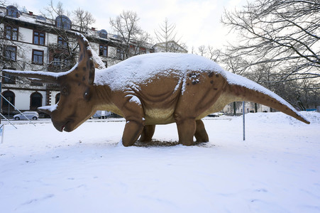 Verschneite Dinosaurier in Hannover