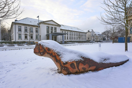 Verschneite Dinosaurier in Hannover