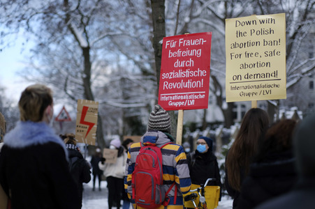 Demonstration gegen das polnische Abtreibungsgesetz in Berlin