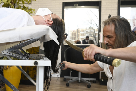 Hairdresser Alberto Olmedo in Madrid