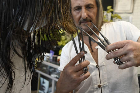Hairdresser Alberto Olmedo in Madrid