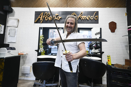 Hairdresser Alberto Olmedo in Madrid
