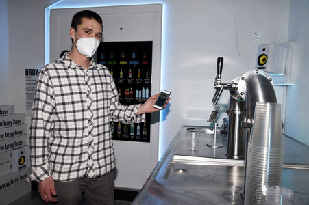 Deutschlands erste Bier-Selbstzapf-Anlage in München