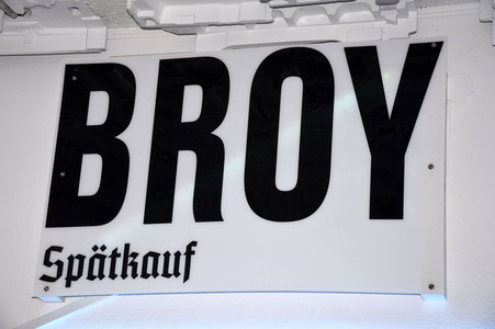 Deutschlands erste Bier-Selbstzapf-Anlage in München