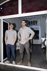 Deutschlands erste Bier-Selbstzapf-Anlage in München