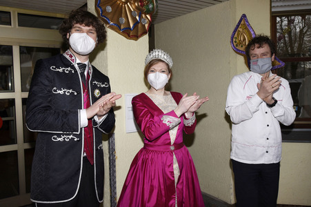 Aktion 'Fasching in der Schachtel' in München