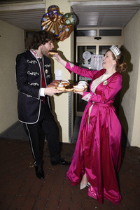 Aktion 'Fasching in der Schachtel' in München