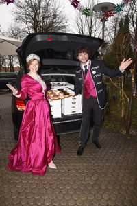 Aktion 'Fasching in der Schachtel' in München