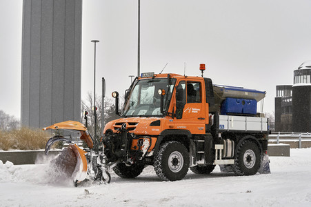 Wintereinbruch am Flughafen in Hannover