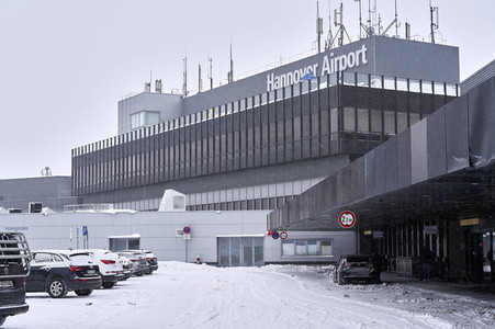 Wintereinbruch am Flughafen in Hannover