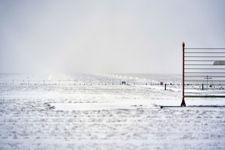 Wintereinbruch am Flughafen in Hannover