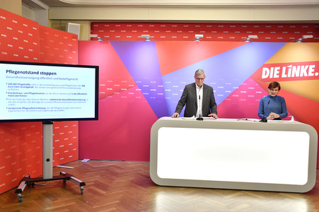 Pressekonferenz zum Wahlprogramm der Partei Die Linke in Berlin