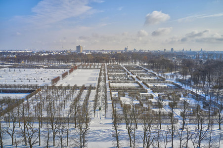 Luftbild der Herrenhäuser Gärten in Hannover