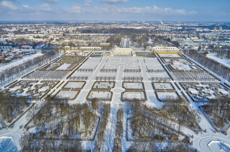 Luftbild der Herrenhäuser Gärten in Hannover