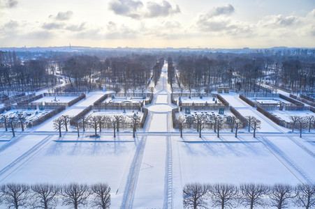 Luftbild der Herrenhäuser Gärten in Hannover